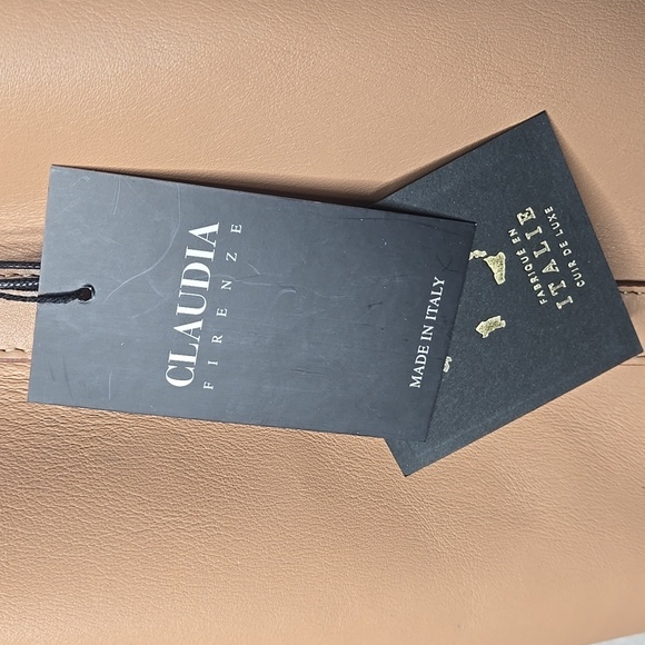 New Claudia Firenze Elegant Tan Leather Handbag - Picture 7 of 8